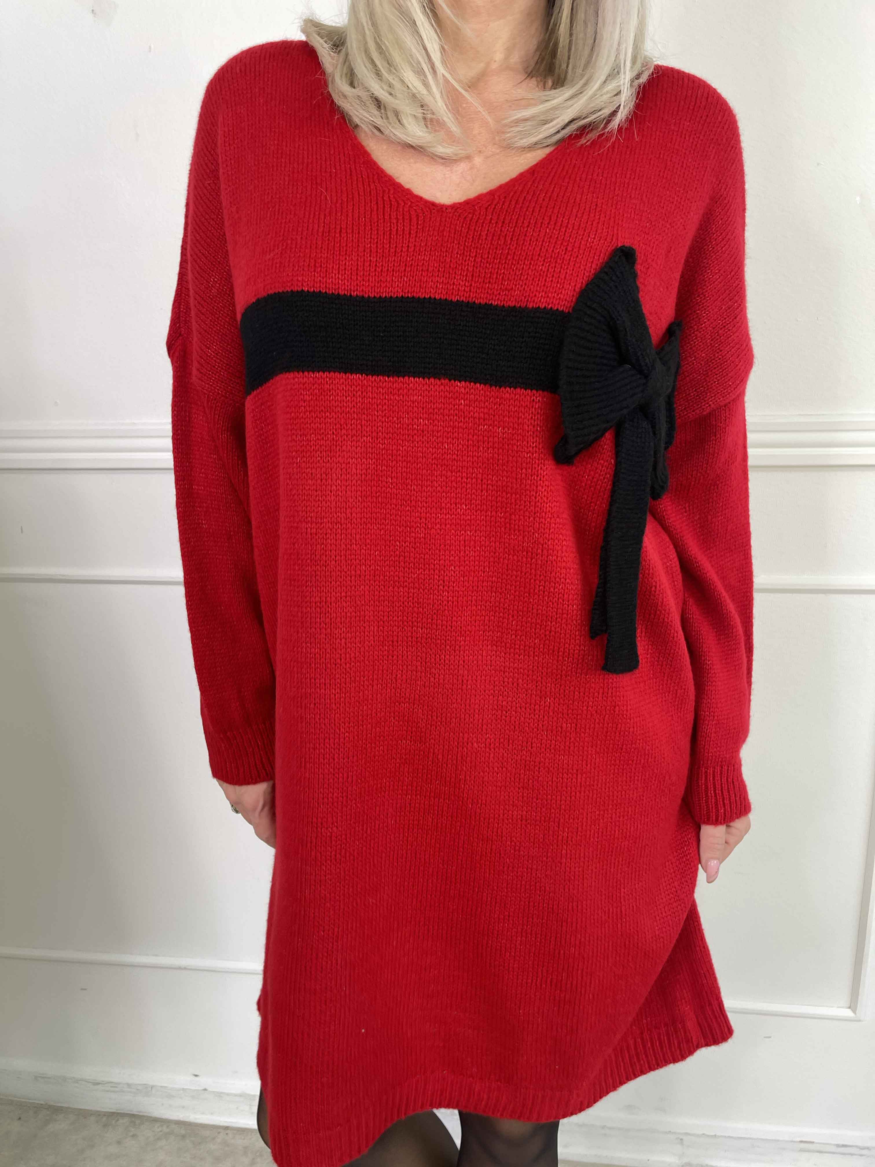 Berra - Strikkjole med bånd og sløjfe